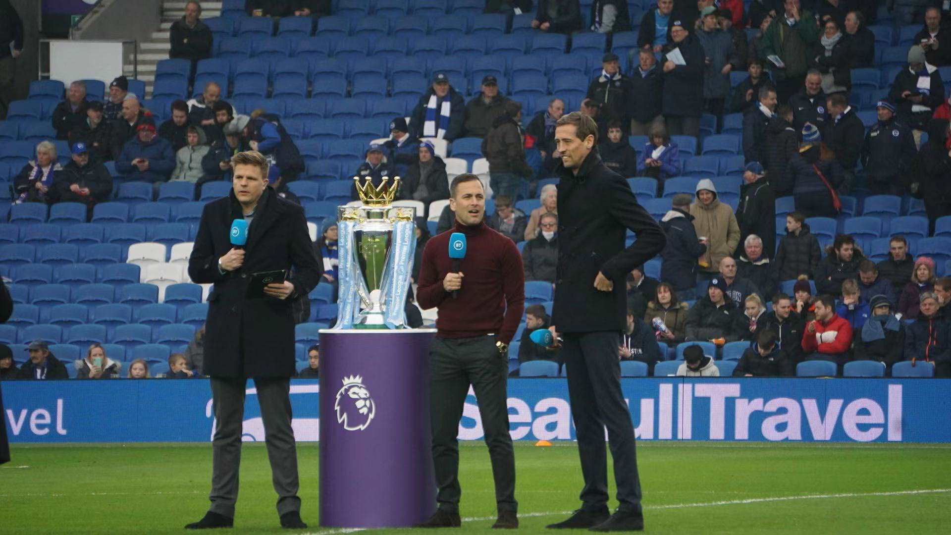 助威声如雷 助威声如雷